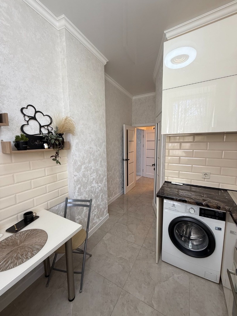 продажа трехкомнатной квартиры номер A-173672 в Приморском районе, фото номер 16